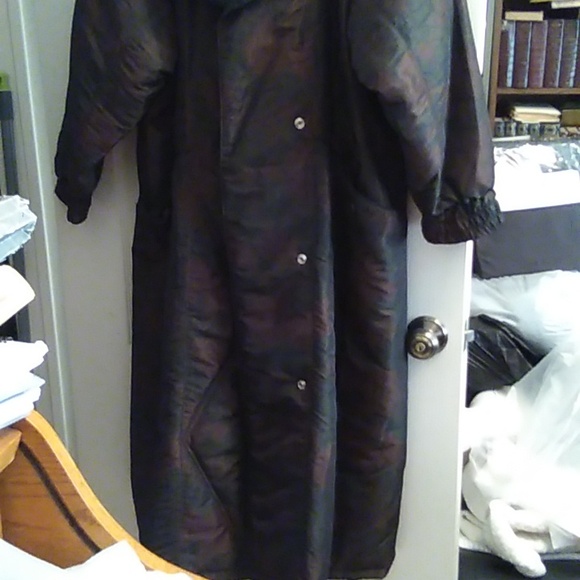 Full length winter coat, 50 inches long Ladies size 13-14 - Picture 13 of 16